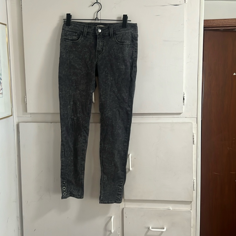 535 Levi super skinny cropped size 29